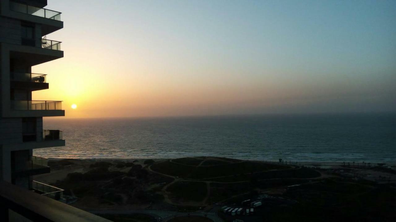 Oַ&O Group- Luxury Apt Tower Best Sea View Bat Yam Exterior foto